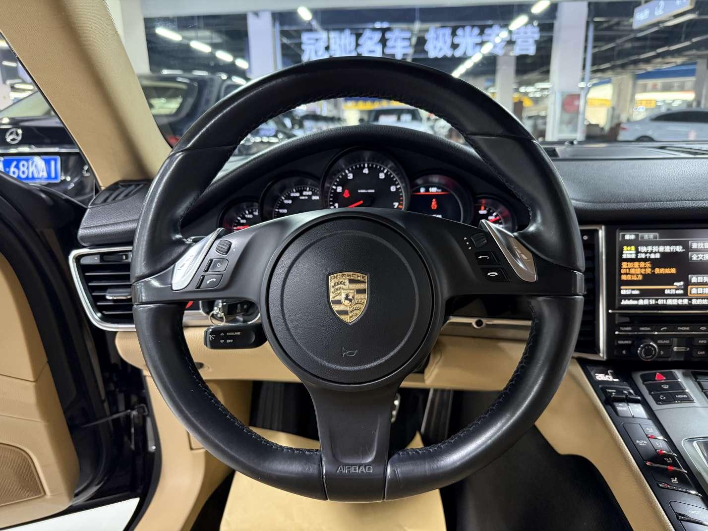 Porsche Panamera 2013 thumb 10