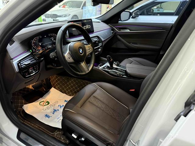 BMW 5 серии 2023 thumb 4