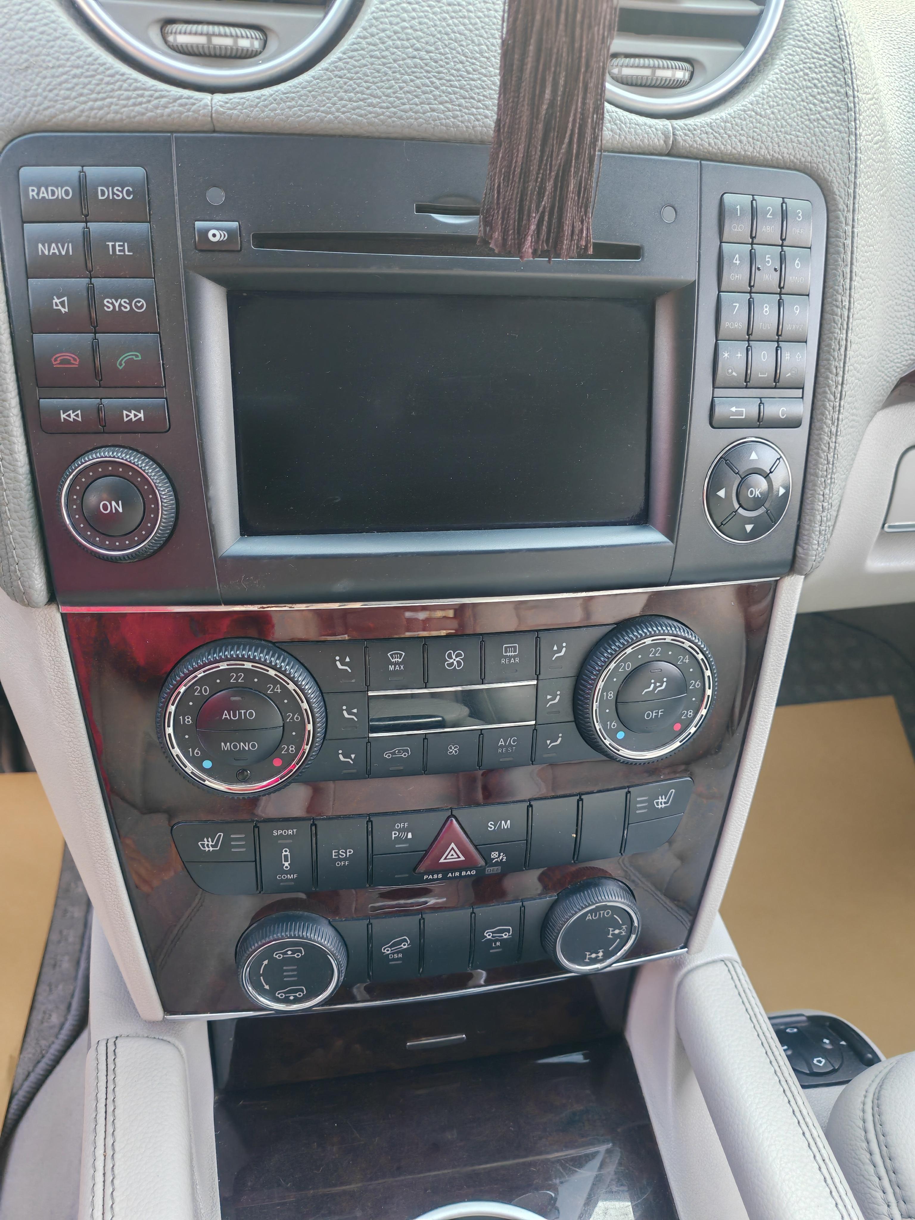 Mercedes-Benz GL 2009 thumb 9