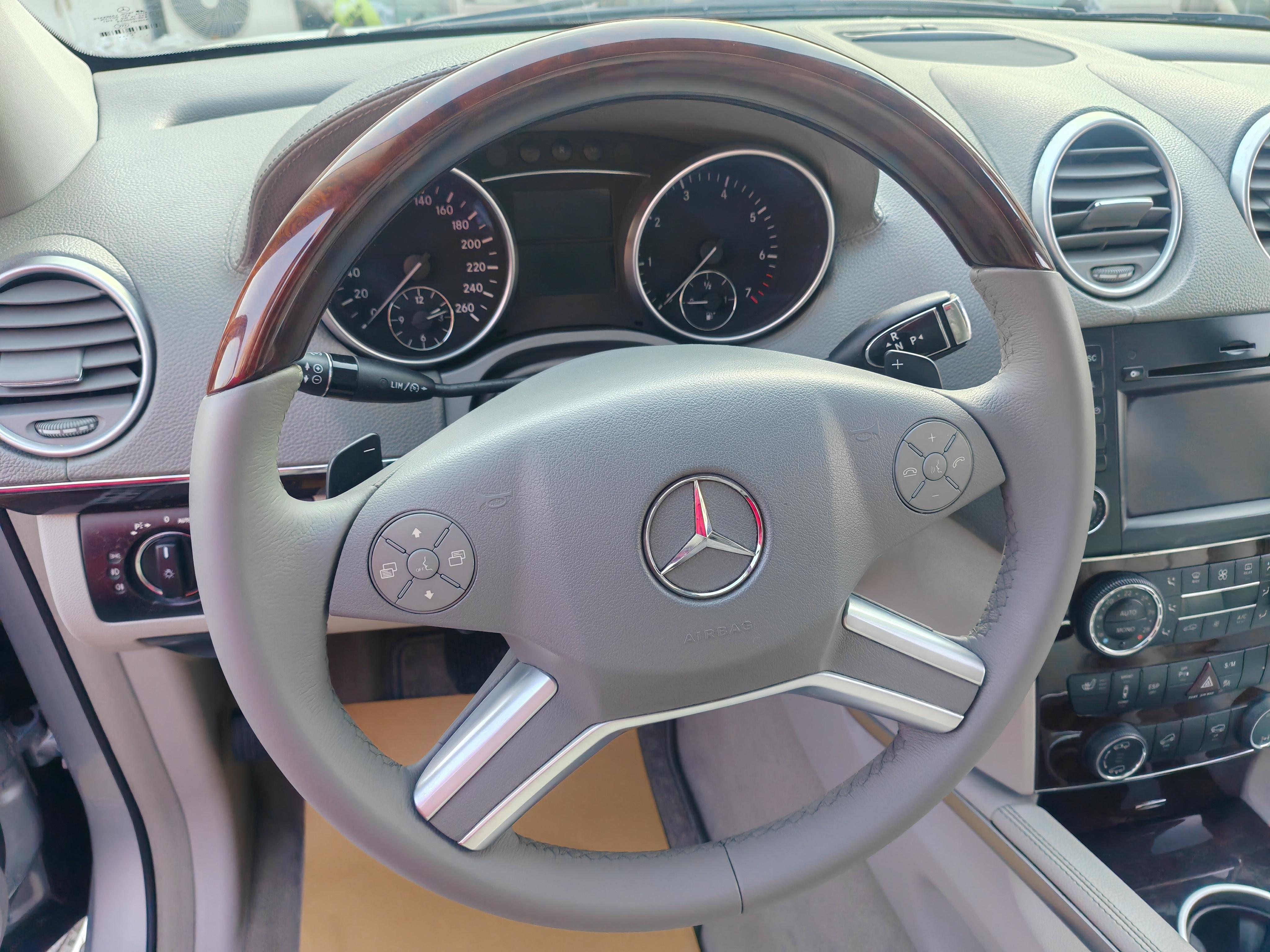 Mercedes-Benz GL 2009 thumb 12
