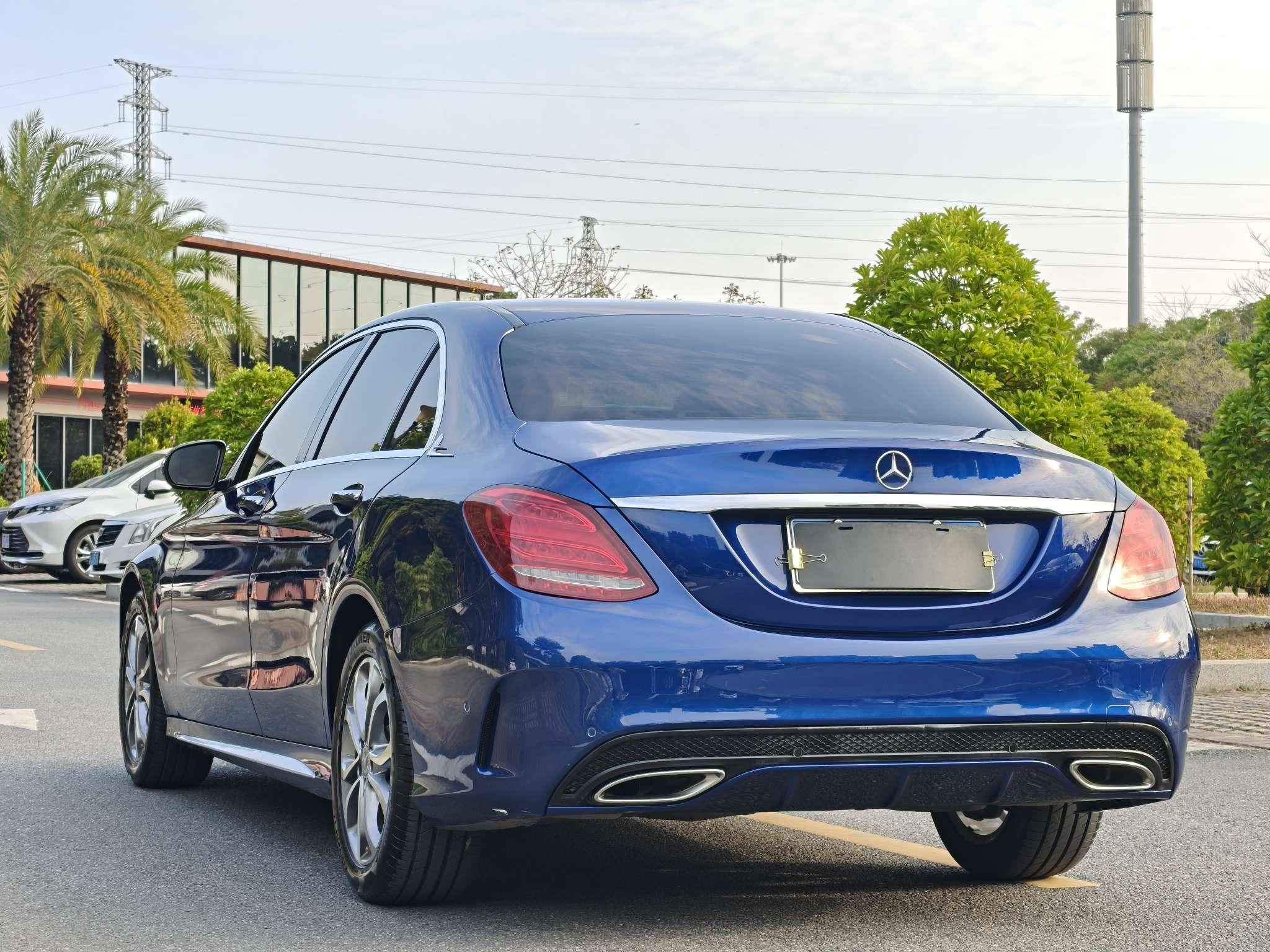 Mercedes-Benz C-Class 2017 thumb 3
