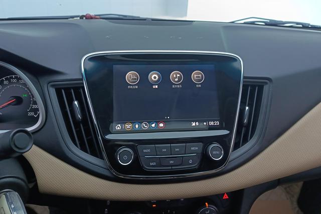 Chevrolet Monza 2022 thumb 12
