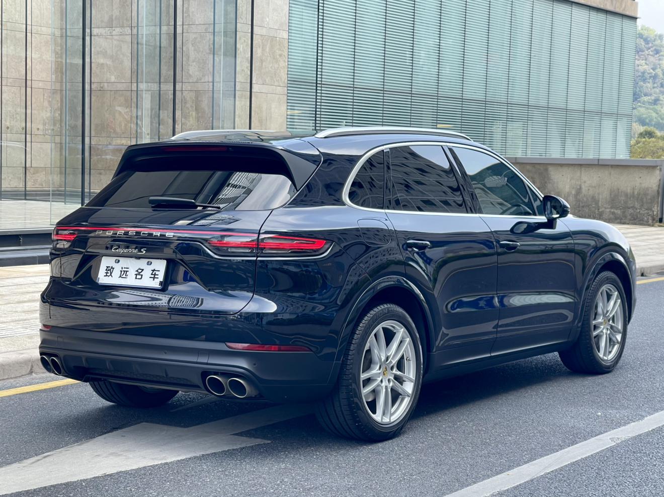 Porsche Cayenne 2019 thumb 3