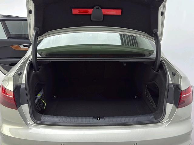 Audi A4 2020 thumb 12