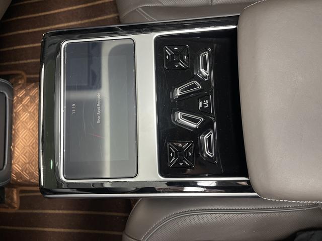 Audi A8 2023 thumb 7