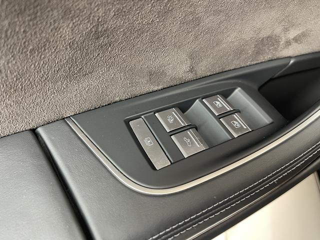 Audi A8 2023 thumb 8