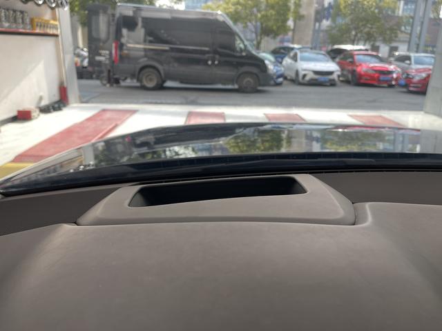 Audi A8 2023 thumb 12