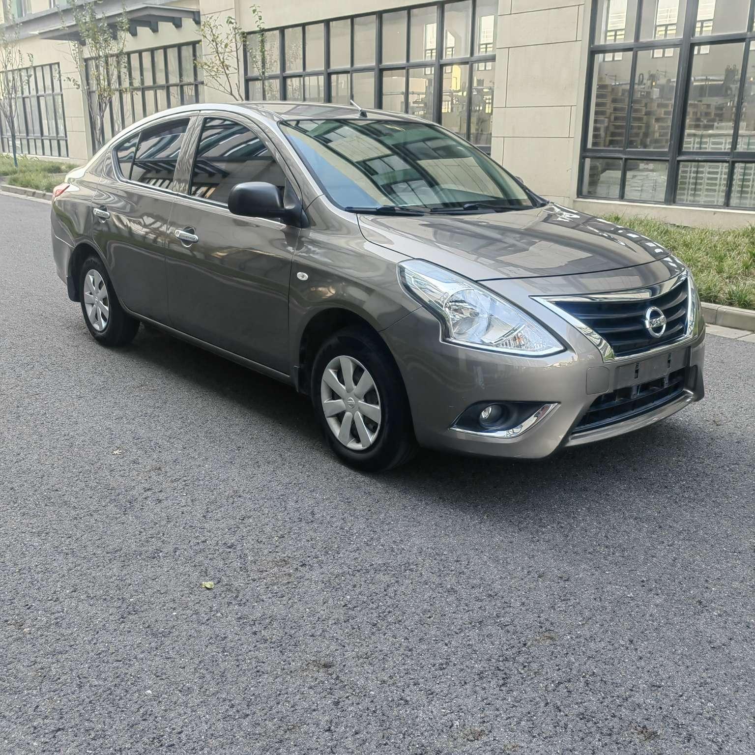 Nissan Sunny 2016 thumb 10