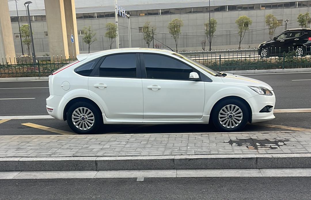 Ford Focus ST 2014 thumb 3