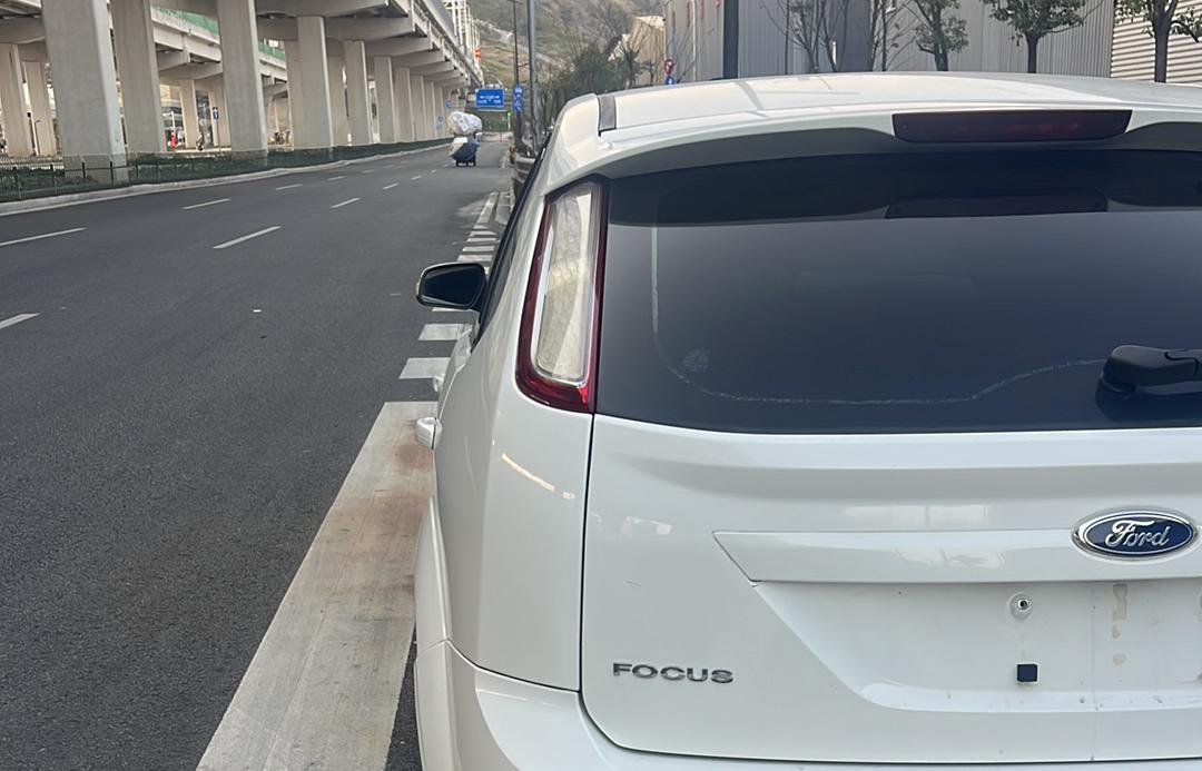 Ford Focus ST 2014 thumb 5