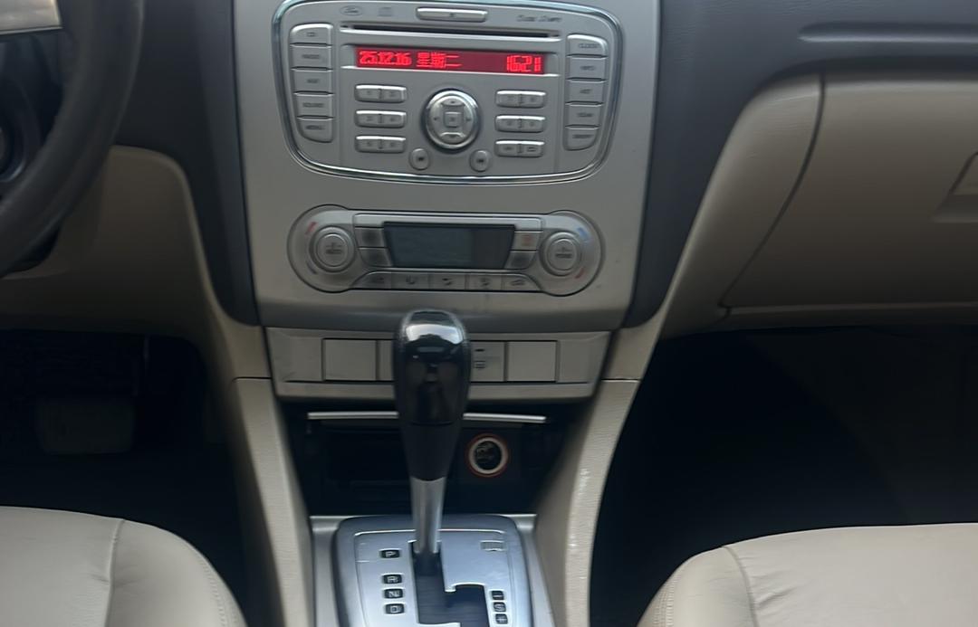 Ford Focus ST 2014 thumb 9
