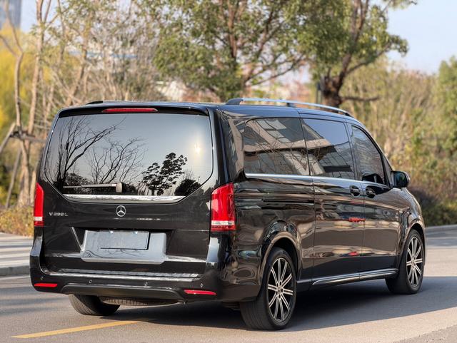Mercedes-Benz V-Класс 2022 thumb 7