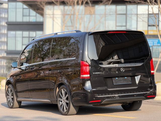 Mercedes-Benz V-Класс 2022 thumb 9