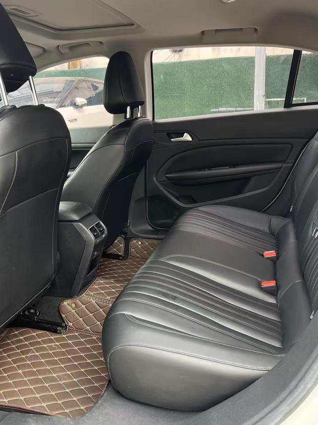 Peugeot 408 2020 thumb 6