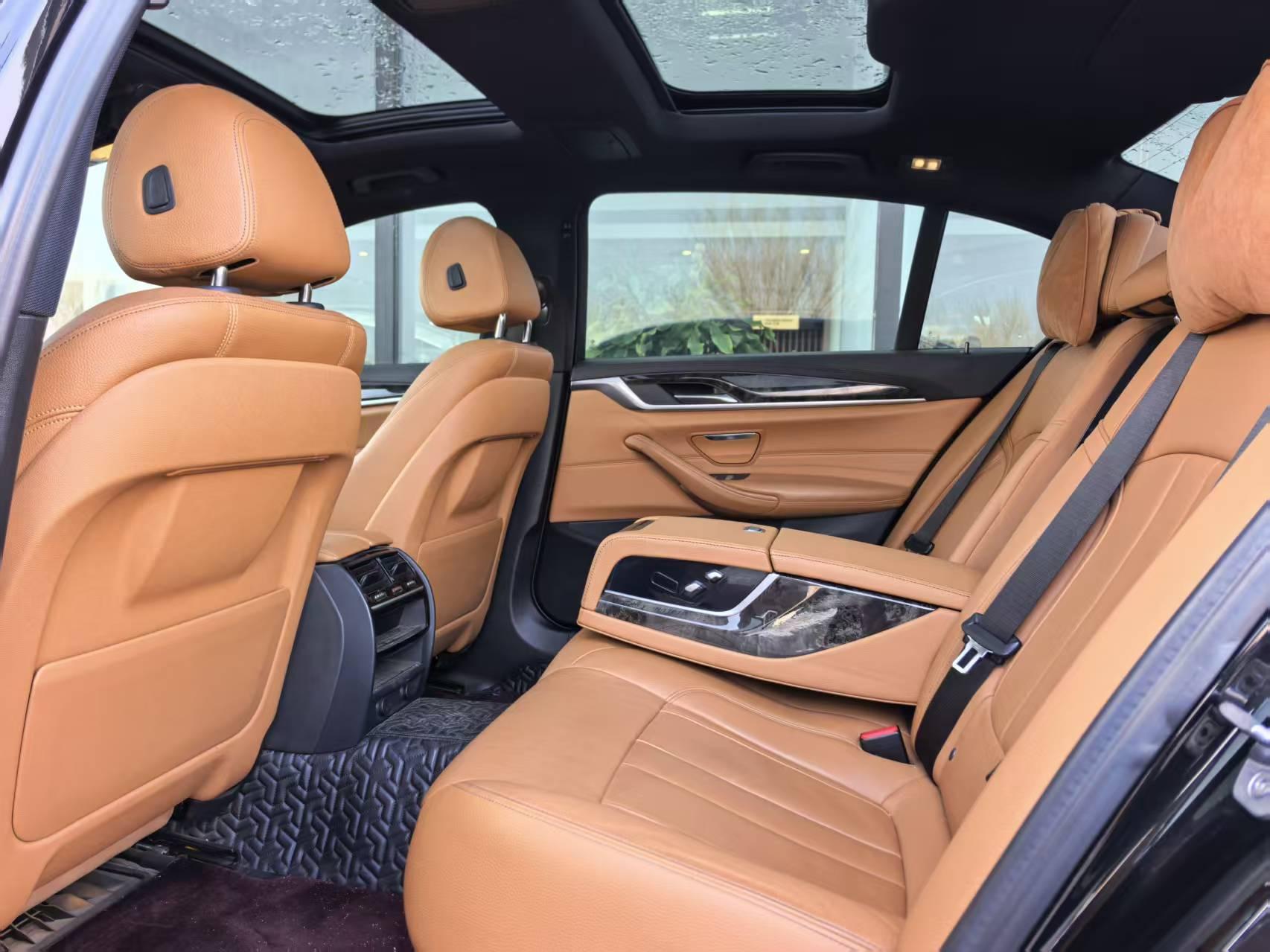 BMW 5 серии 2018 thumb 9
