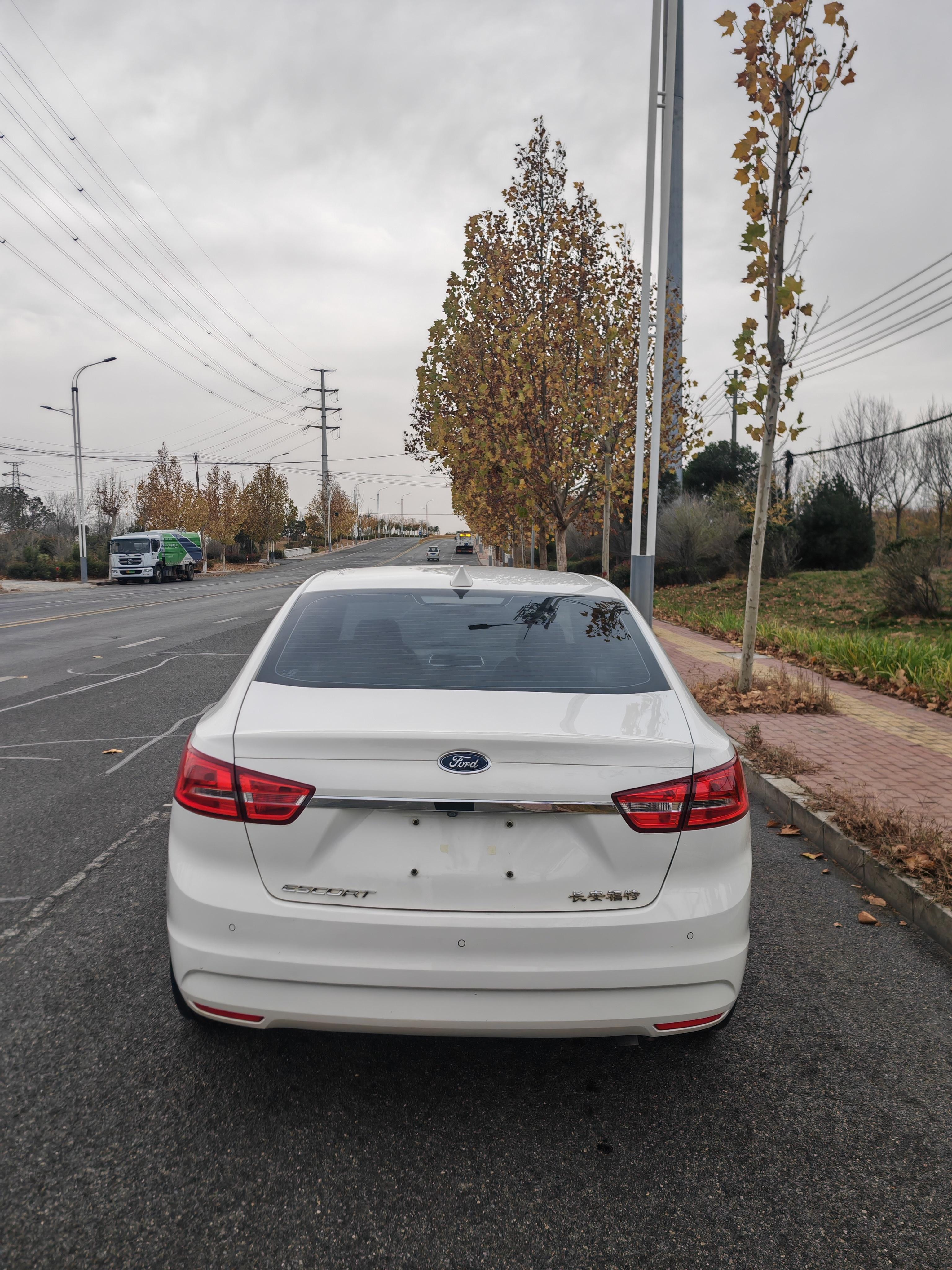 Ford Focus 2017 thumb 2