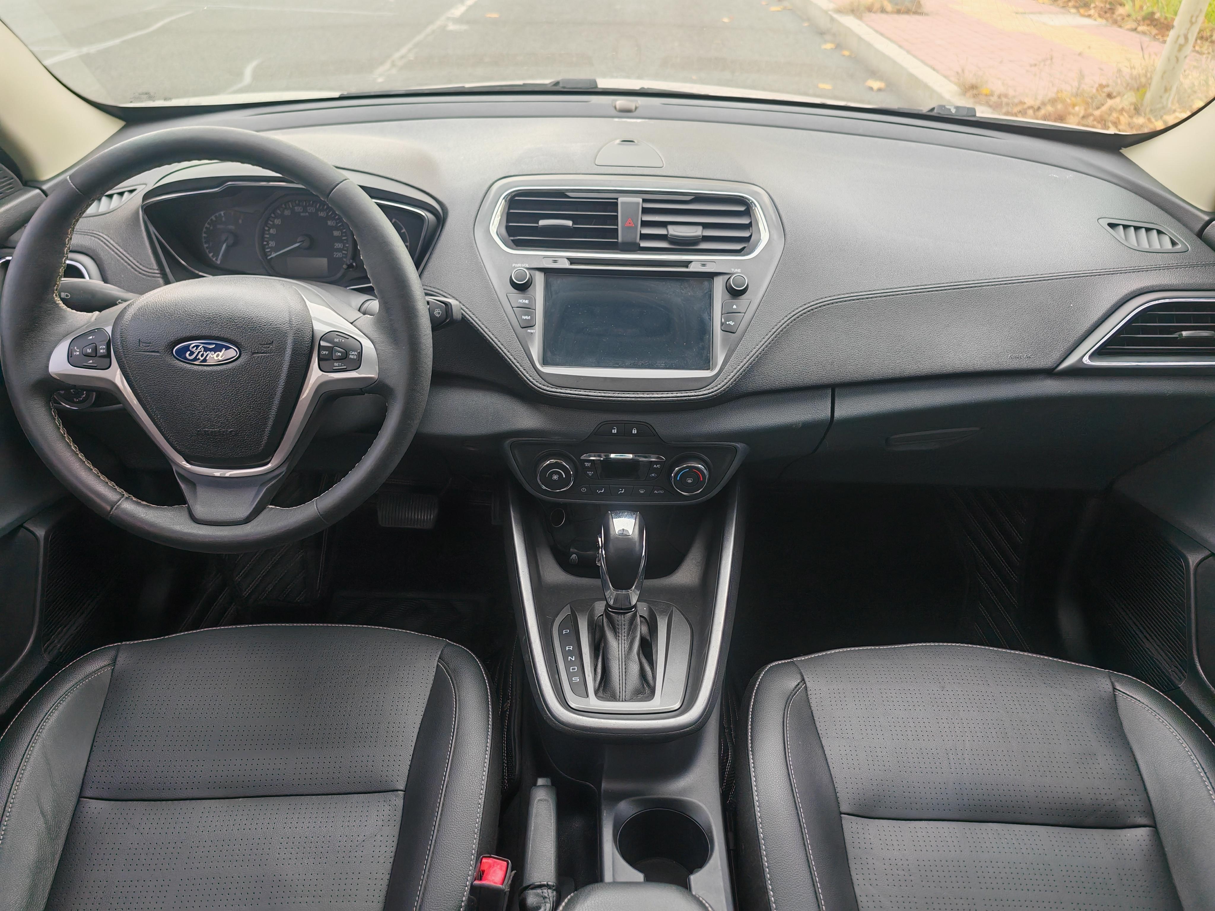 Ford Focus 2017 thumb 5