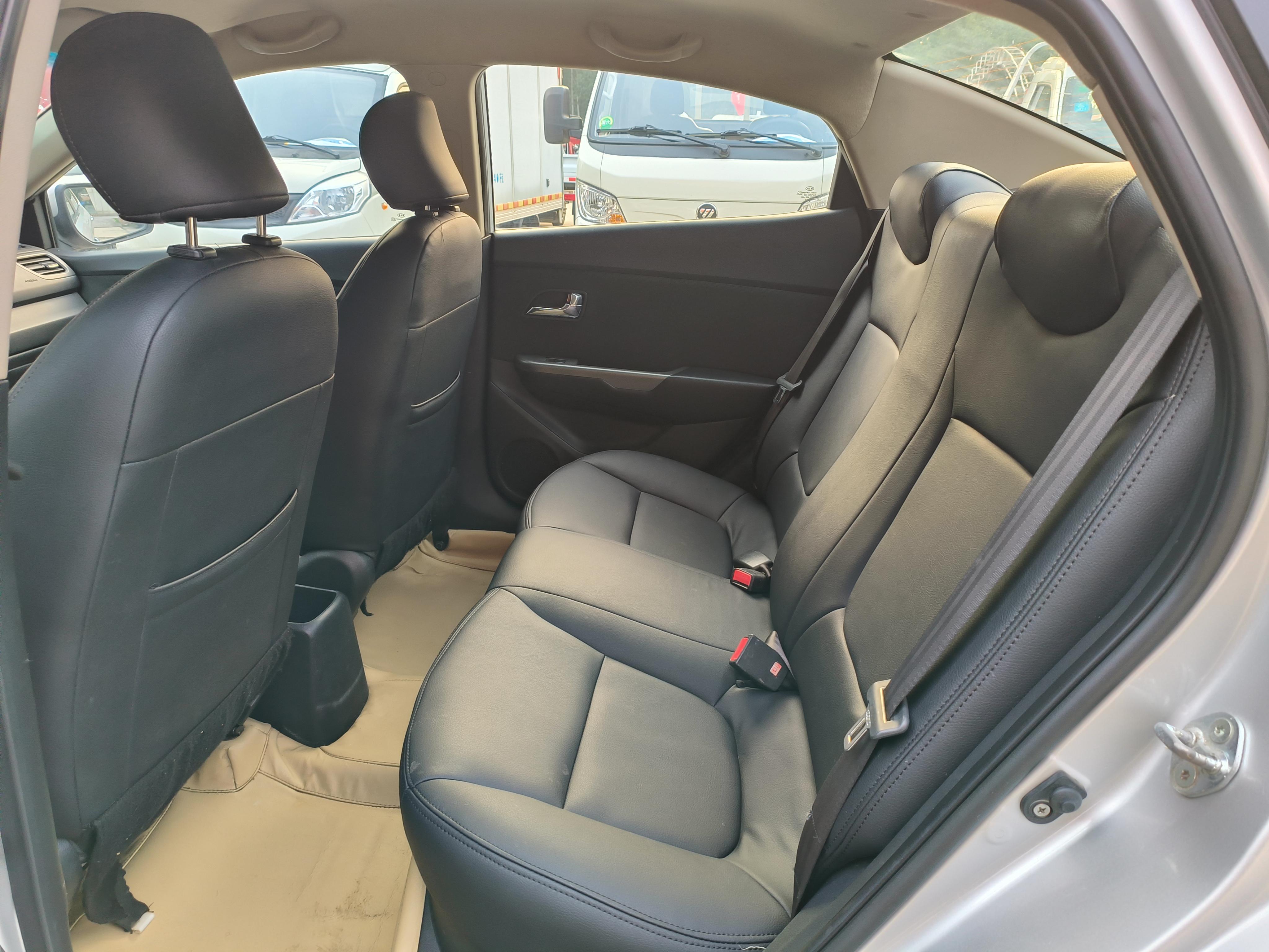 Kia Rio 2014 thumb 8