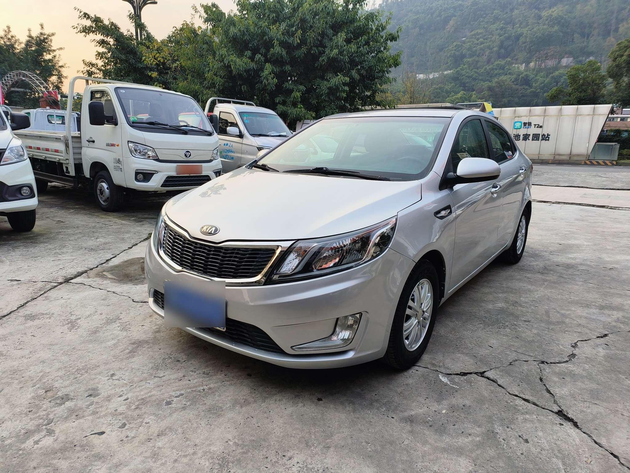 Kia Rio 2014 thumb 9