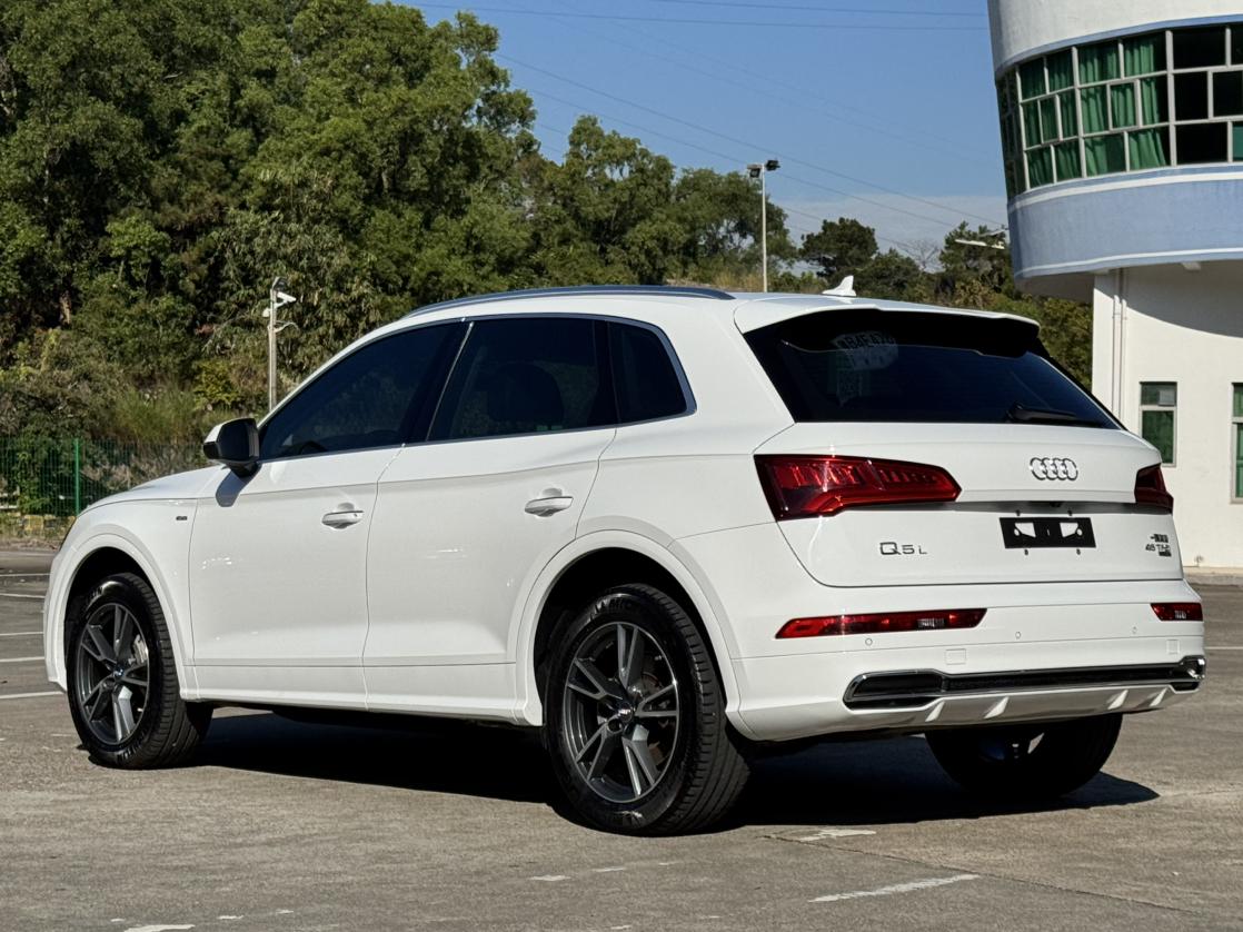 Audi Q5 2019 thumb 2