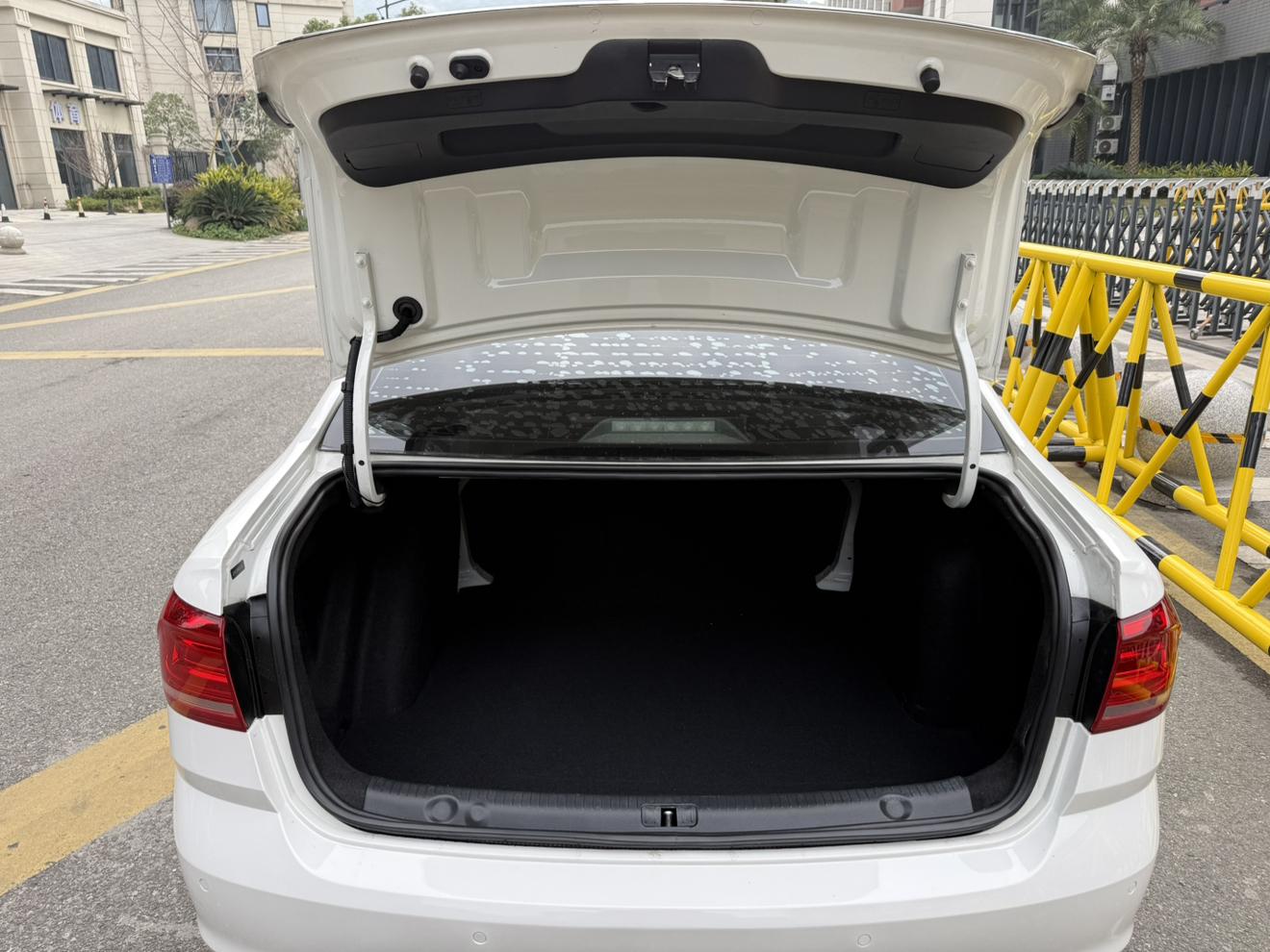Volkswagen Lavida XR 2018 thumb 11