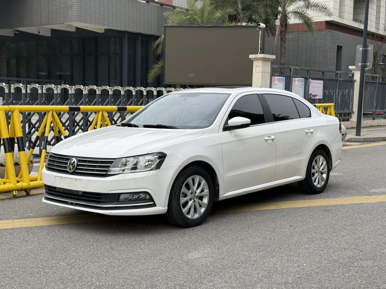 Volkswagen Lavida XR 2018 thumb 12