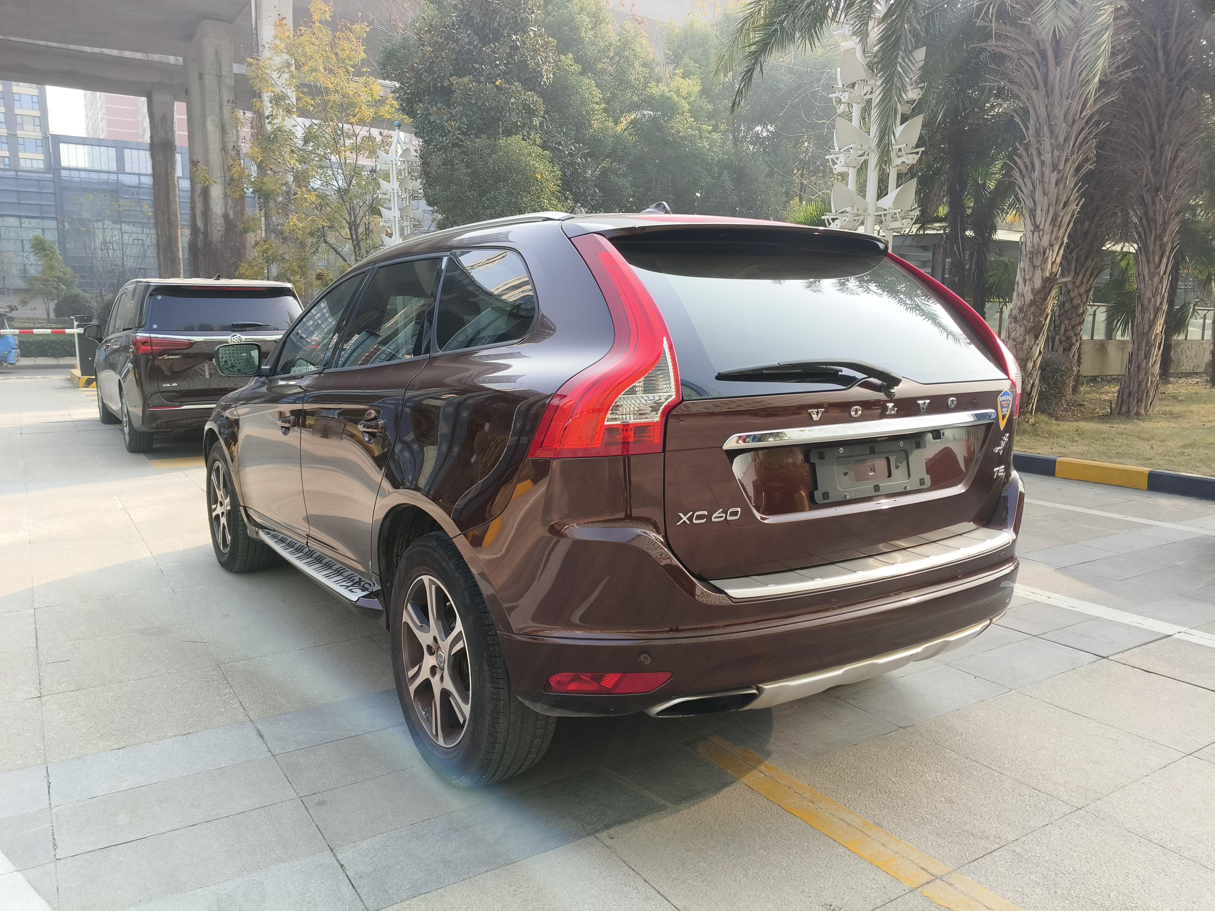 Volvo XC60 2014 thumb 2