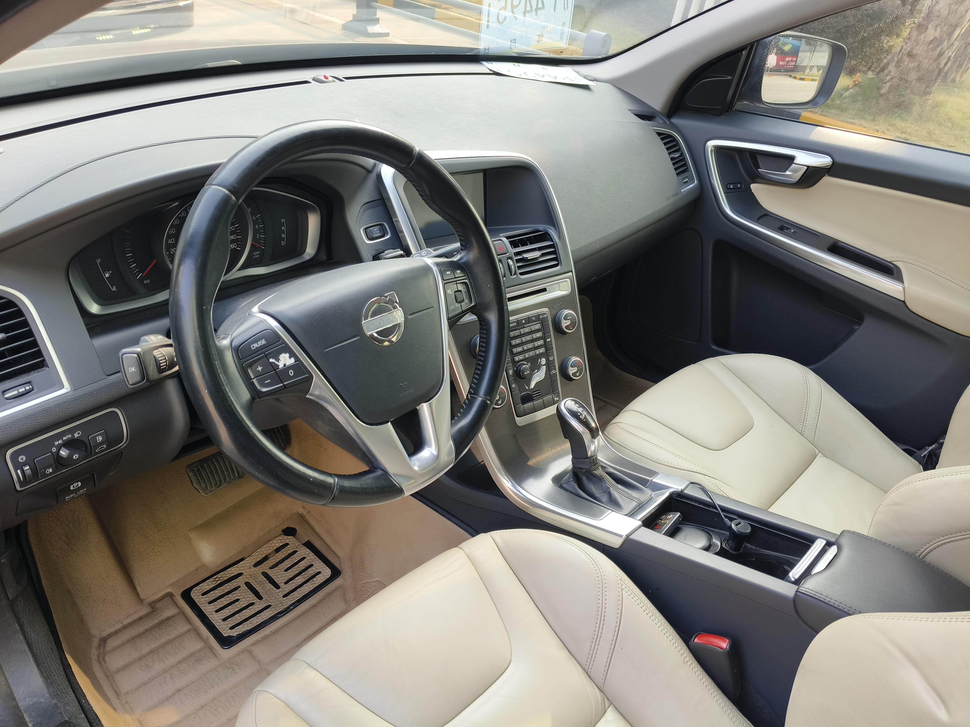 Volvo XC60 2014 thumb 8