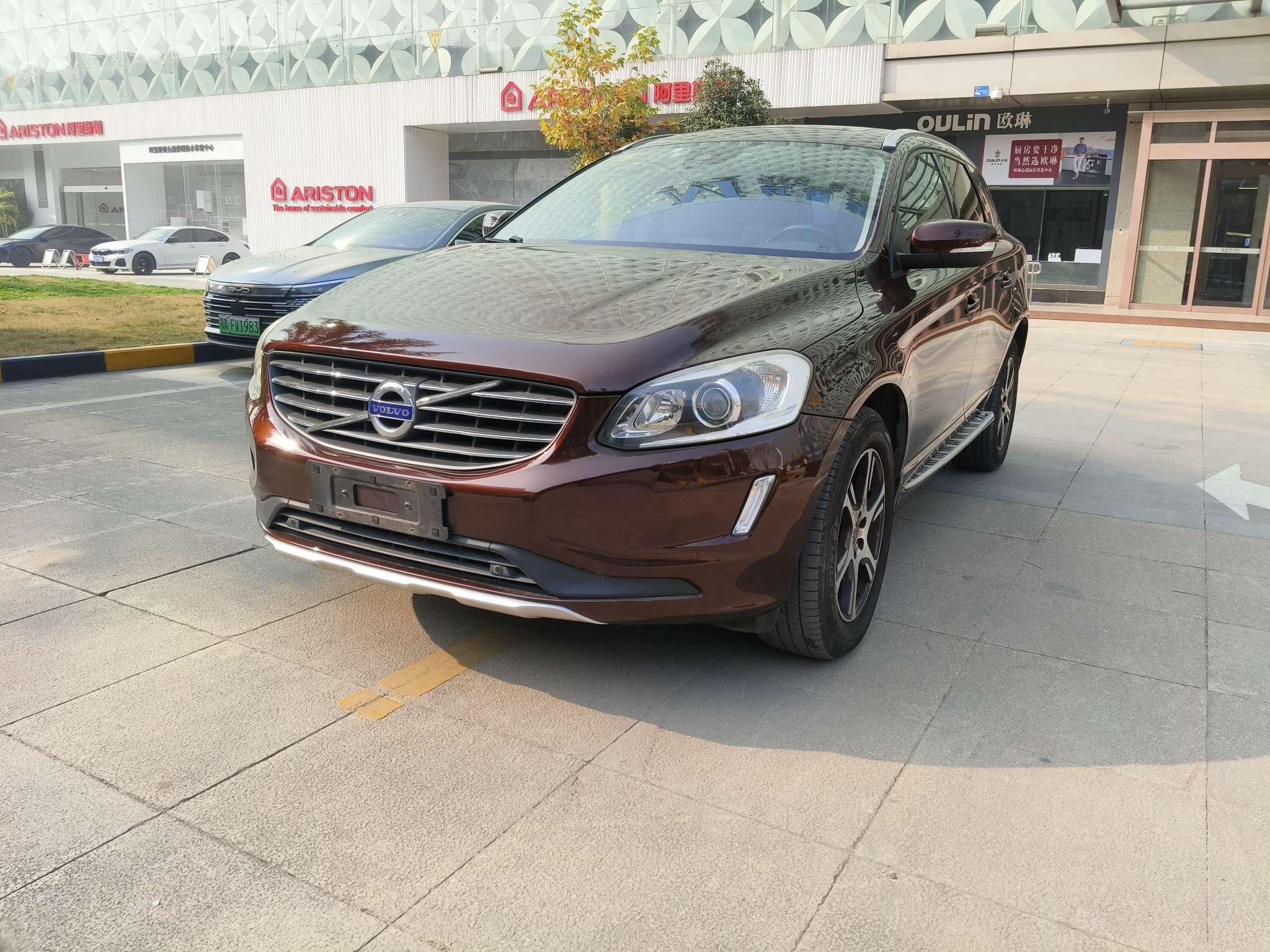 Volvo XC60 2014 thumb 11