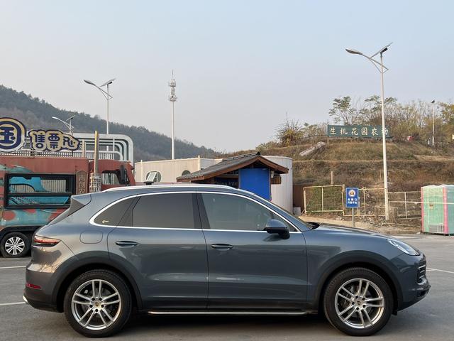 Porsche Cayenne 2019 thumb 4