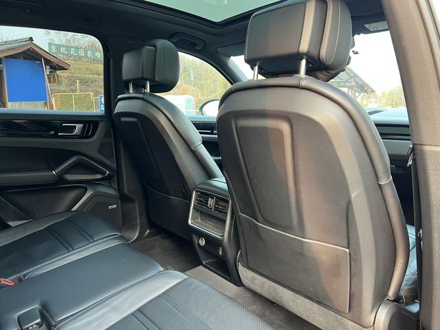 Porsche Cayenne 2019 thumb 9