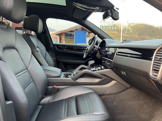 Porsche Cayenne 2019 thumb 10