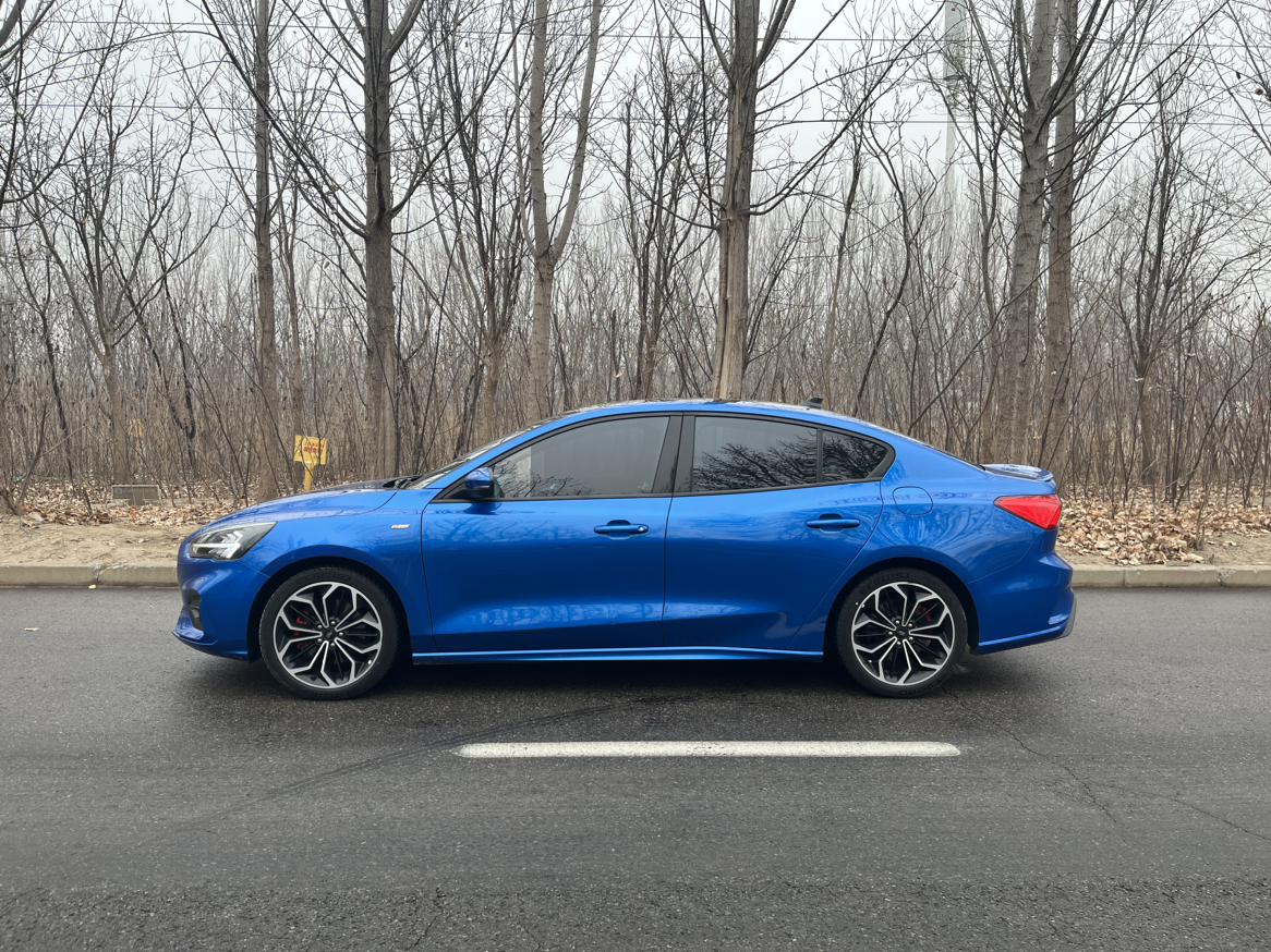 Ford Focus ST 2023 thumb 2