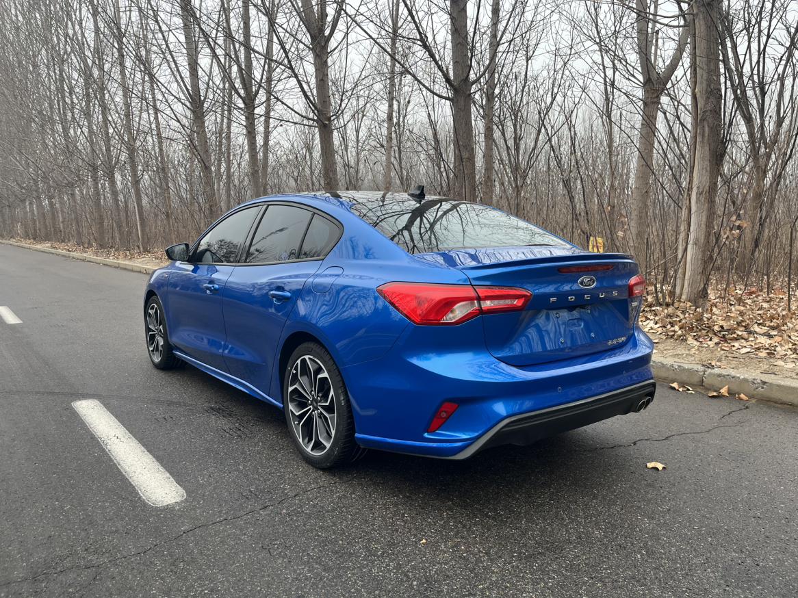 Ford Focus ST 2023 thumb 3