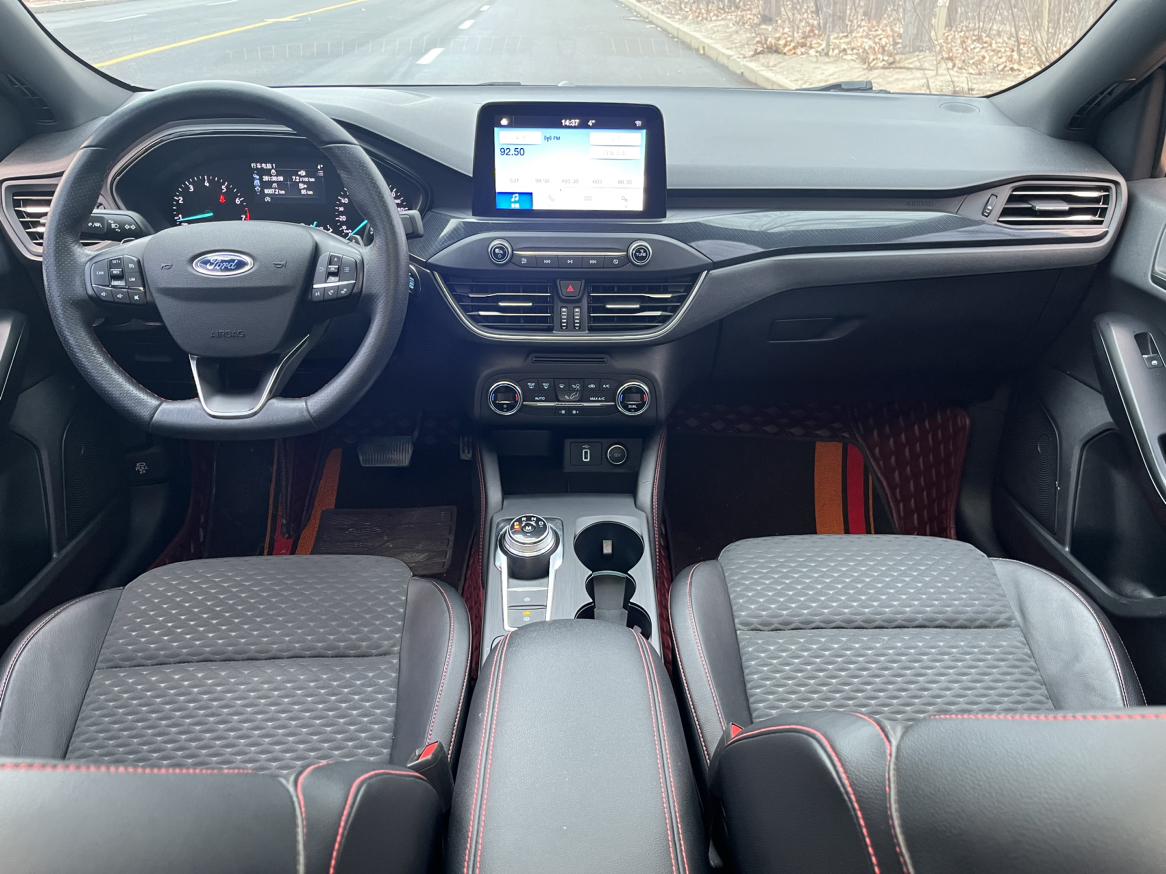 Ford Focus ST 2023 thumb 9