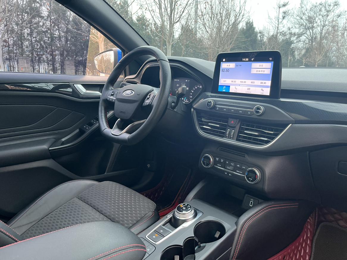 Ford Focus ST 2023 thumb 11