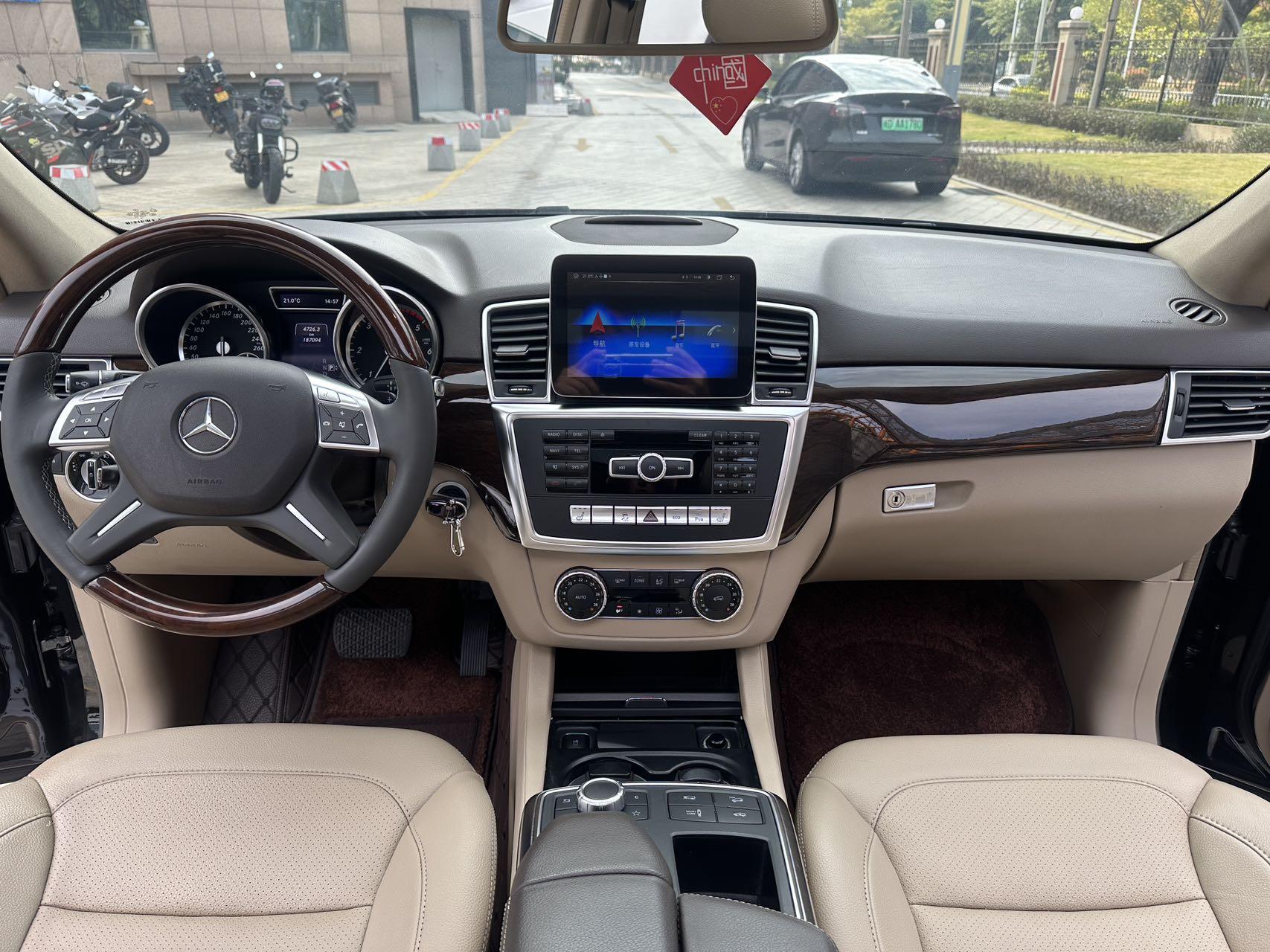 Mercedes-Benz M-Class 2014 thumb 12