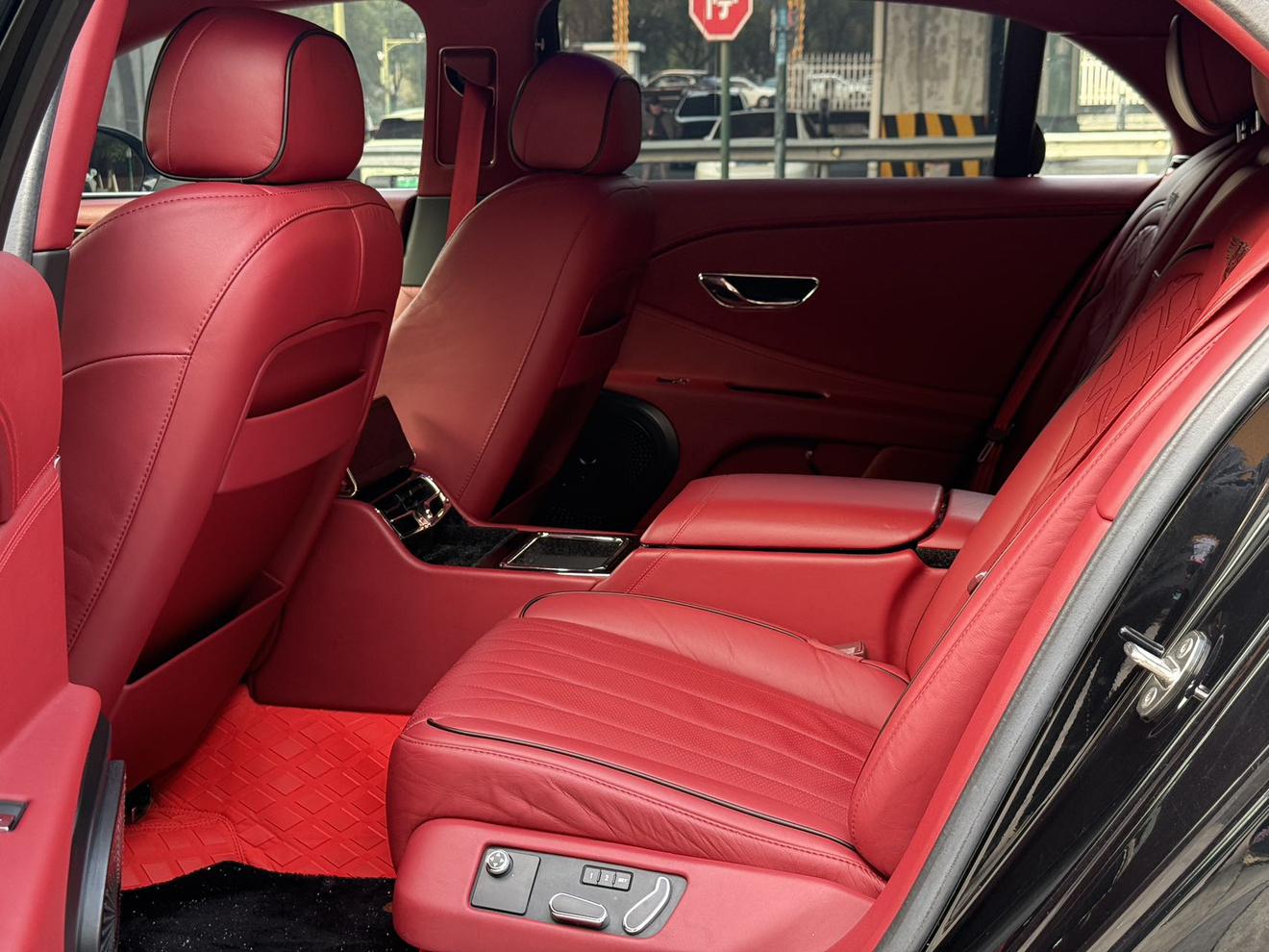 Bentley Flying Spur 2016 thumb 9