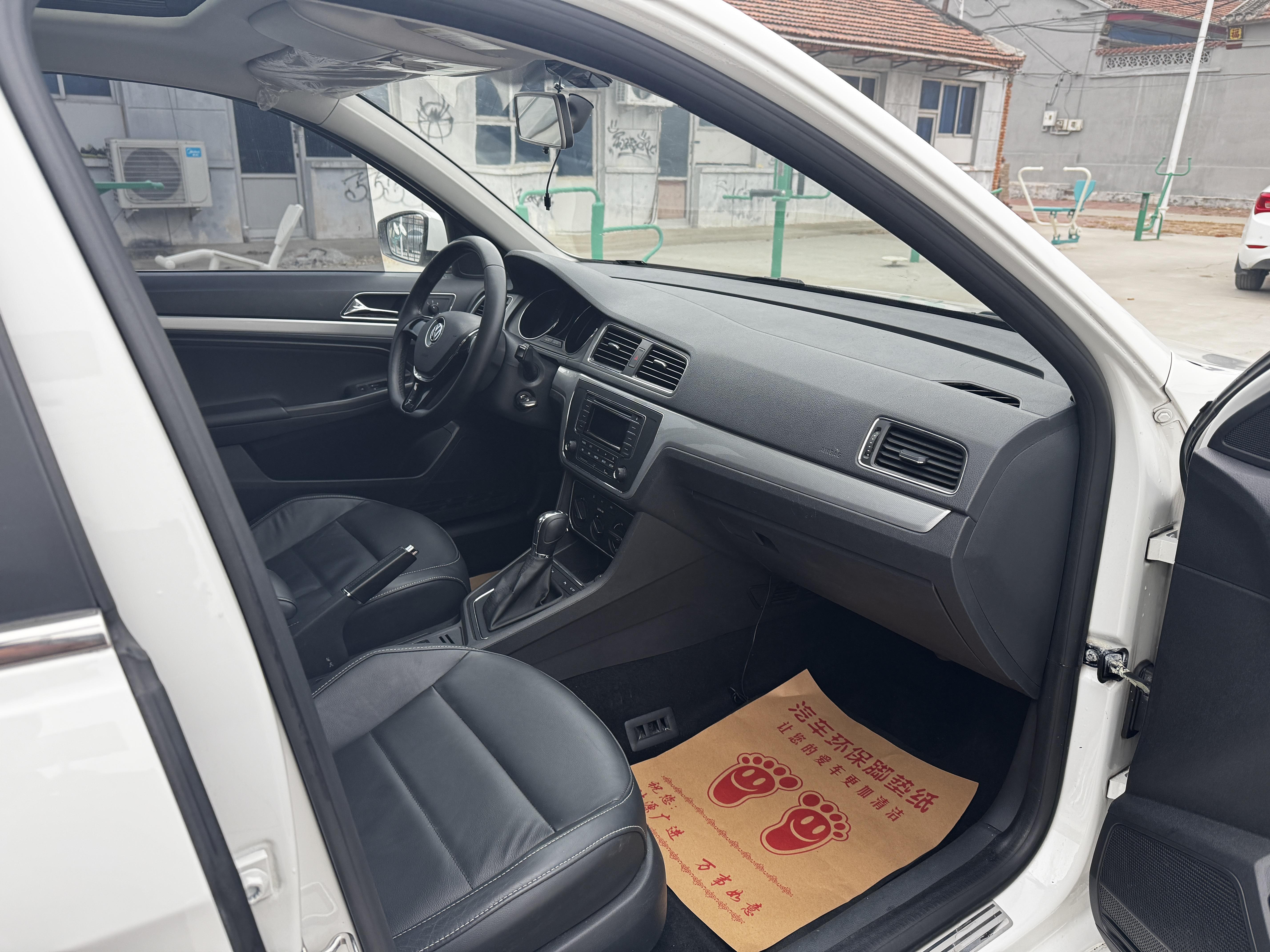 Volkswagen Lavida XR 2015 thumb 7