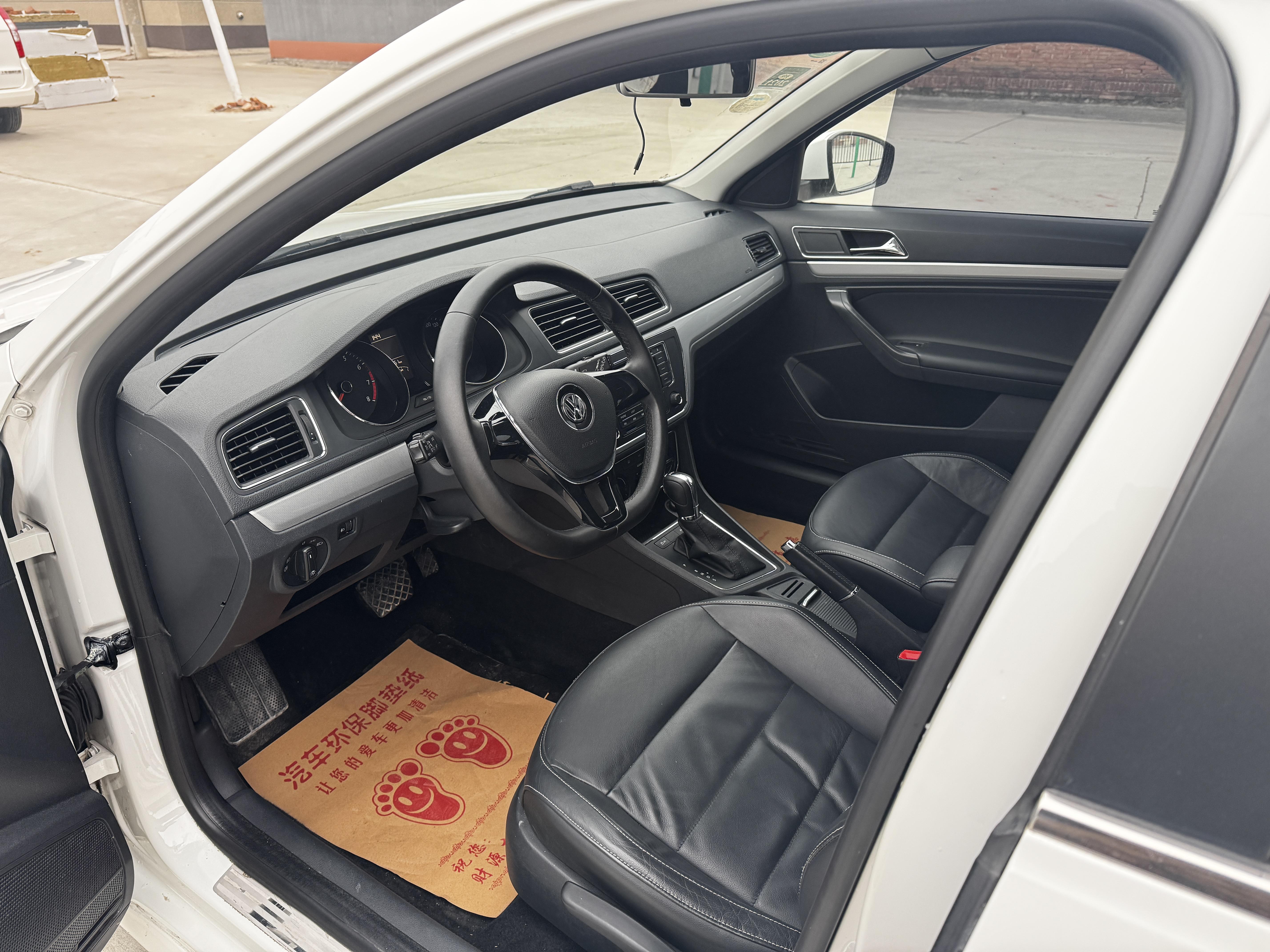 Volkswagen Lavida XR 2015 thumb 9