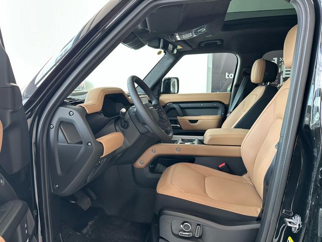 Land Rover Defender 2025 thumb 2