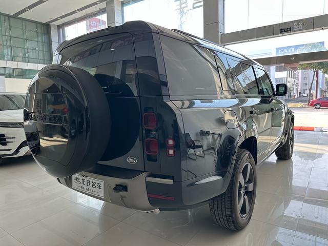 Land Rover Defender 2025 thumb 4