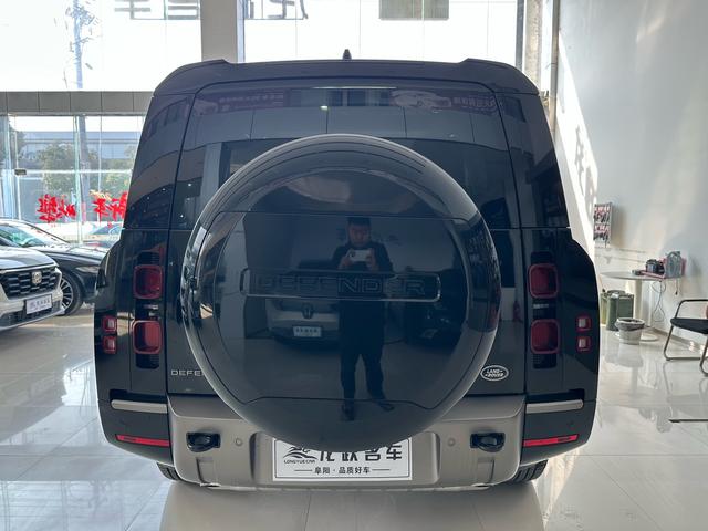Land Rover Defender 2025 thumb 6