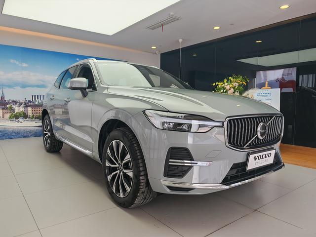 Volvo XC60 2025 thumb 4