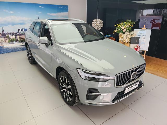 Volvo XC60 2025 thumb 6