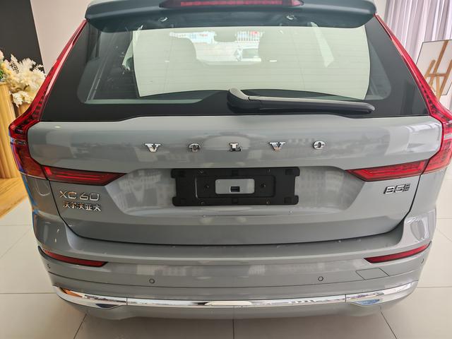 Volvo XC60 2025 thumb 11