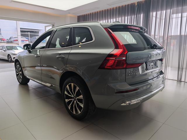 Volvo XC60 2025 thumb 12