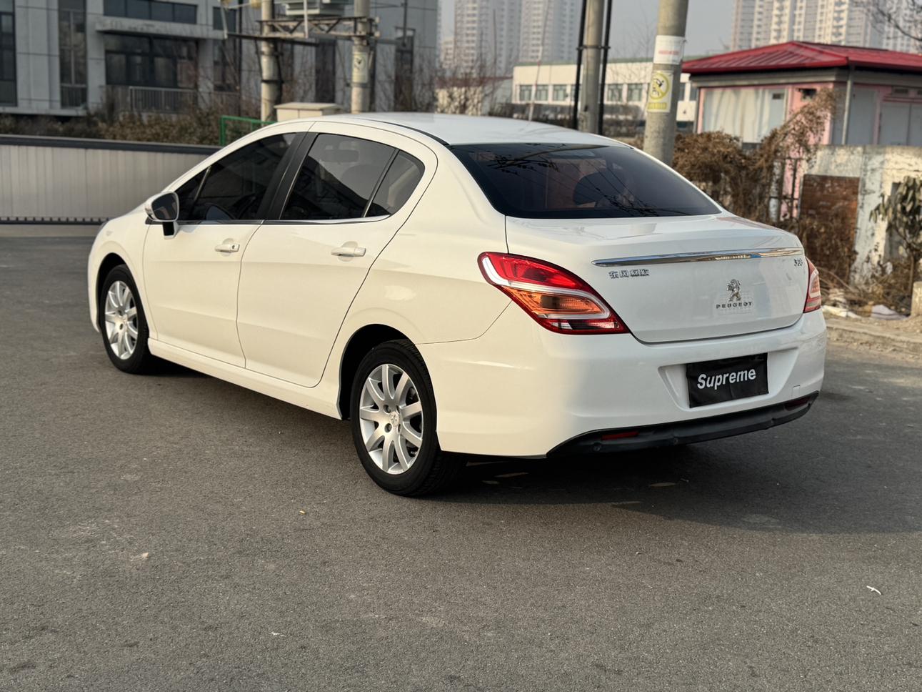 Peugeot 308 2013 thumb 3