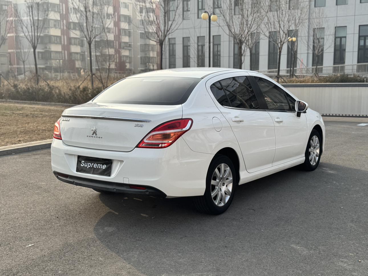 Peugeot 308 2013 thumb 5