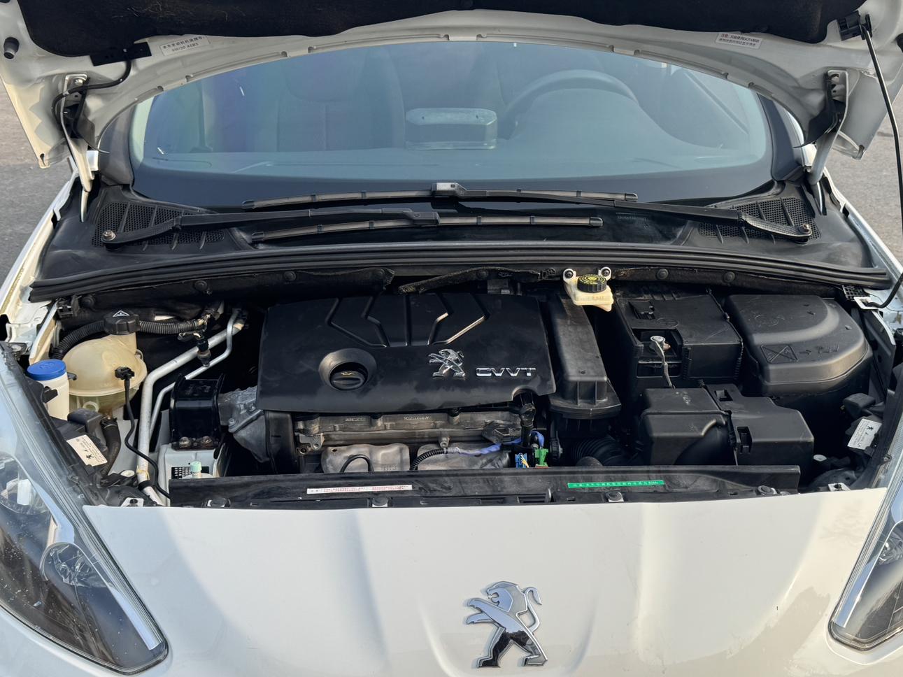 Peugeot 308 2013 thumb 6